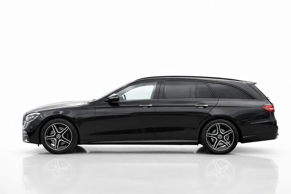 Mercedes-Benz E-Klasse 200 AMG NIGHT uit 2022, foto 2