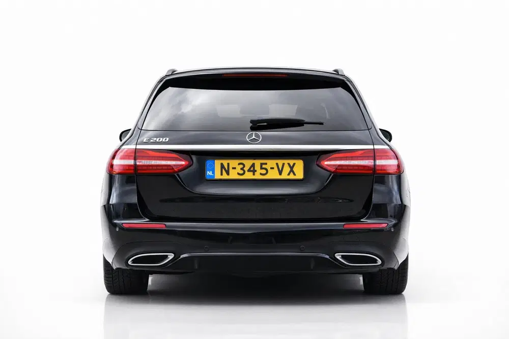 Mercedes-Benz E-Klasse 200 AMG NIGHT uit 2022, foto 5