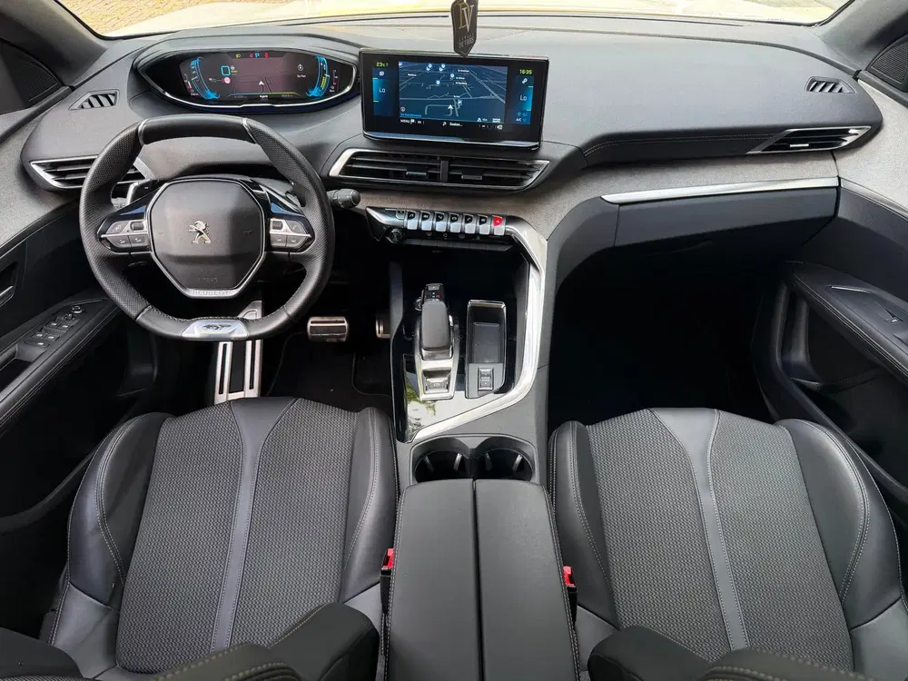 Peugeot 3008 1.6 HYbrid 225 GT Panoramadak ACC Lane Cam uit 2022, foto 2