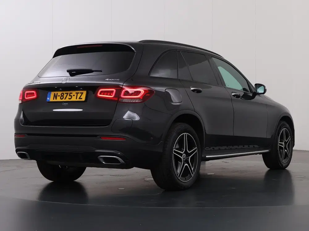 Mercedes-Benz GLC 300e 4MATIC Business Solution AMG uit 2022, foto 2