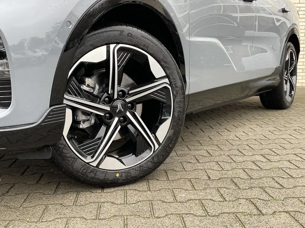 Voyah Courage Business Edition 80 kWh l Stoel verwarming uit 2026, foto 2