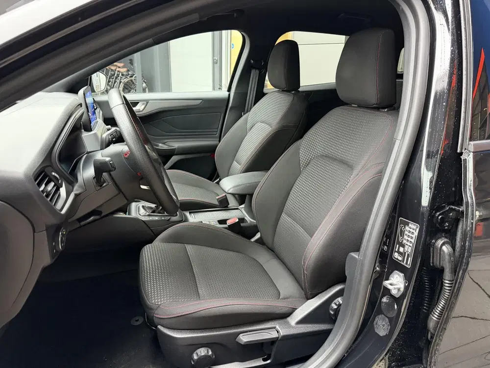 Ford Focus 1.0 EcoBoost Hybrid ST Line uit 2022, foto 14