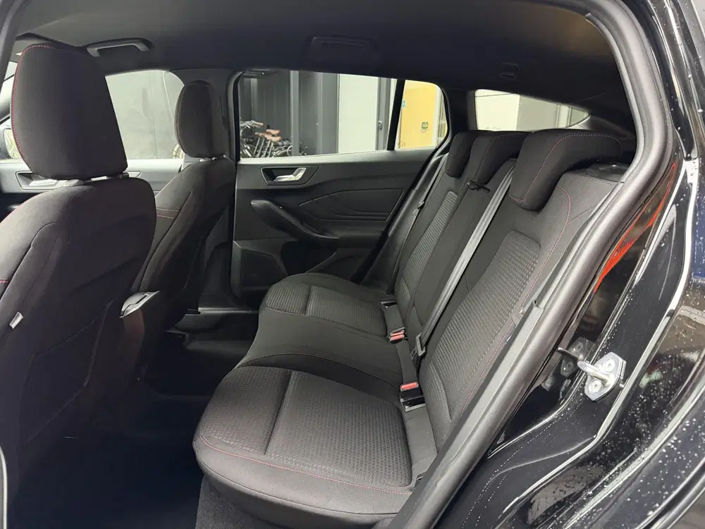 Ford Focus 1.0 EcoBoost Hybrid ST Line uit 2022, foto 15
