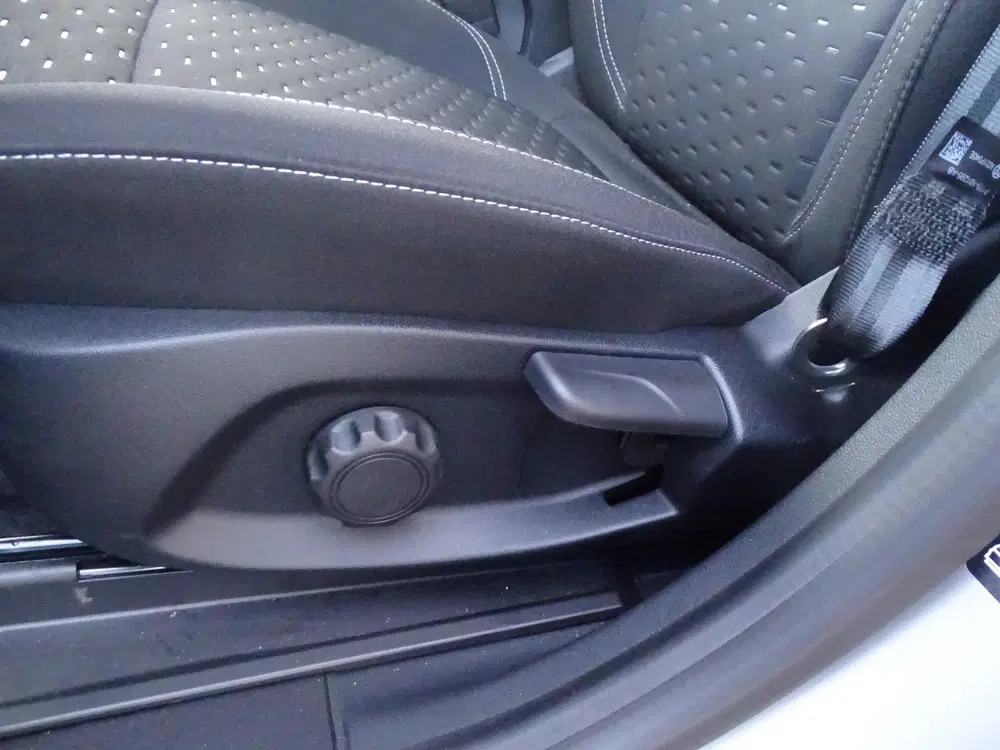 Ford Puma 125pk Mild Hybride Titanium uit 2025, foto 12