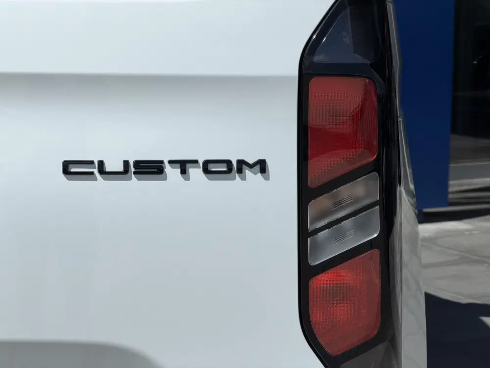 Ford Transit Custom 320 2.5 PHEV L1H1 Trend uit 2025, foto 4