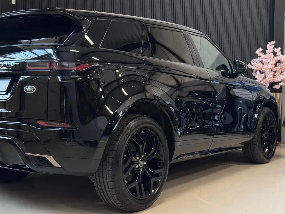 Land Rover Range Rover Evoque 2.0 D150 AWD R-Dynamic SE uit 2019, foto 4