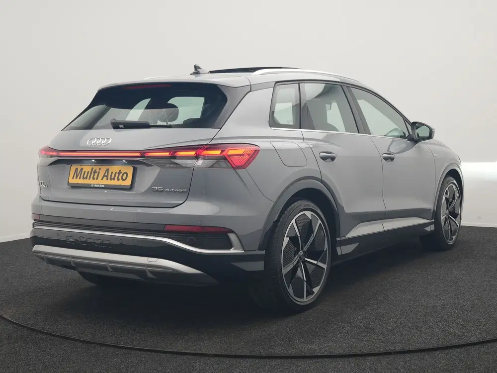 Audi Q4 e-tron 35 2x S Line 55 kWh 170pk Dealer O.H. uit 2021, foto 3