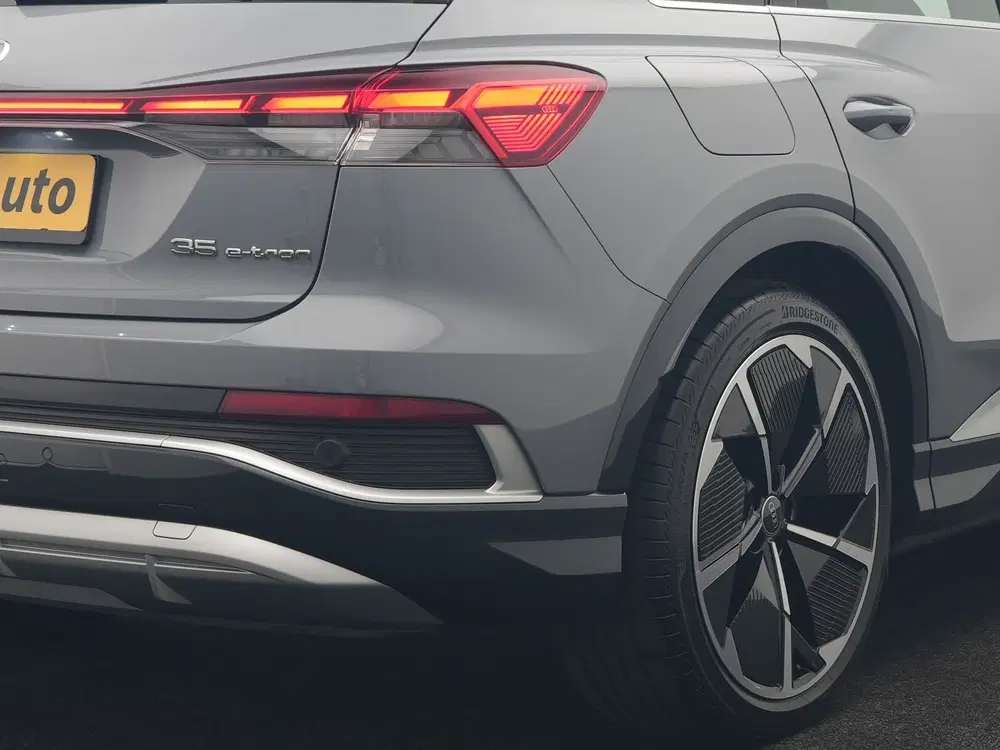 Audi Q4 e-tron 35 2x S Line 55 kWh 170pk Dealer O.H. uit 2021, foto 5