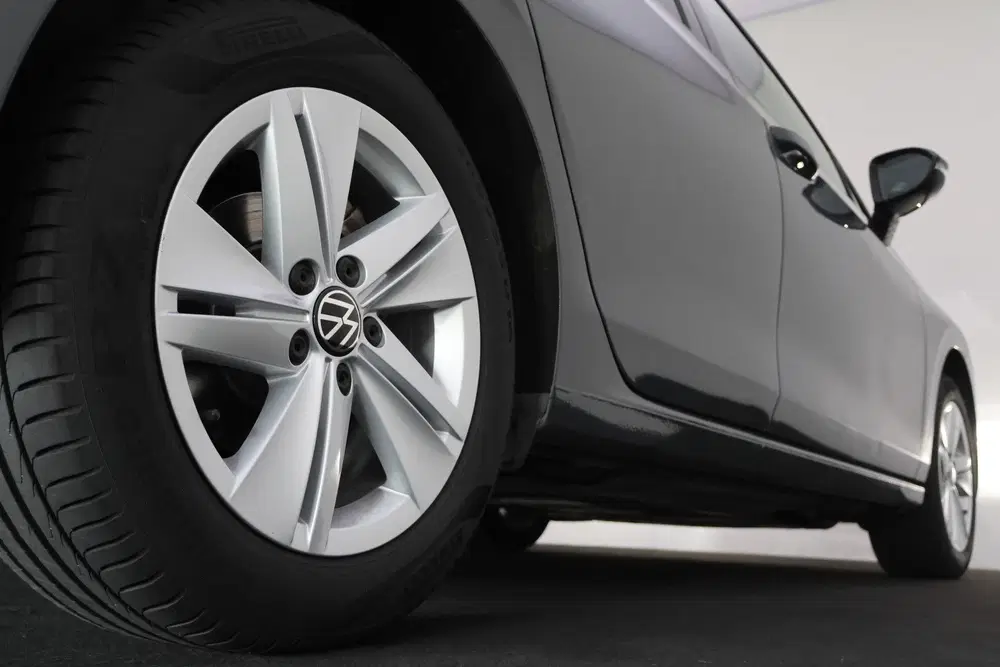 Volkswagen Golf 1.0 eTSI Dsg Life Business FULL LED uit 2023, foto 14