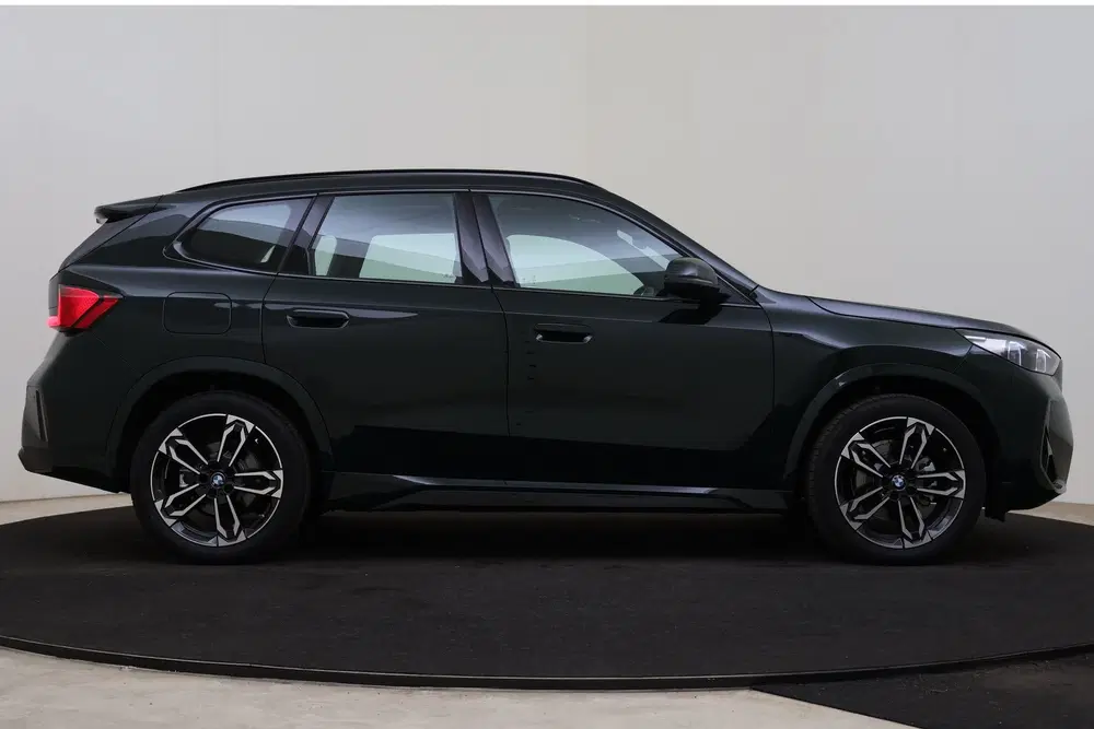 BMW iX1 eDrive20 M Sport uit 2026, foto 7