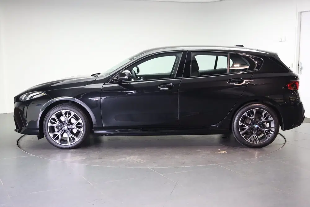 BMW 1-serie 120 M Sport Automaat uit 2025, foto 2