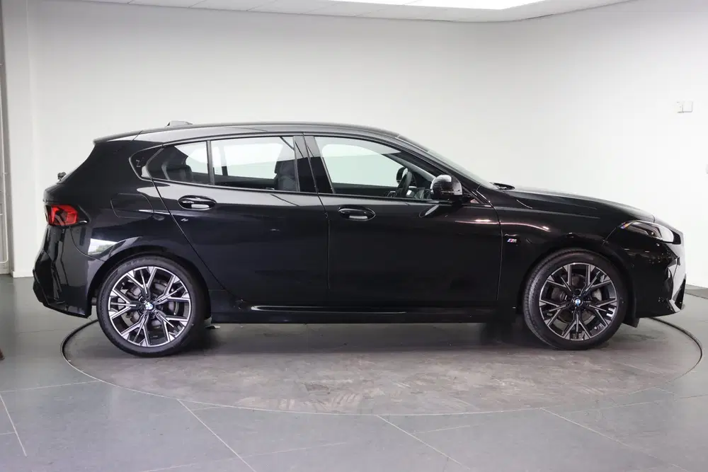 BMW 1-serie 120 M Sport Automaat uit 2025, foto 4