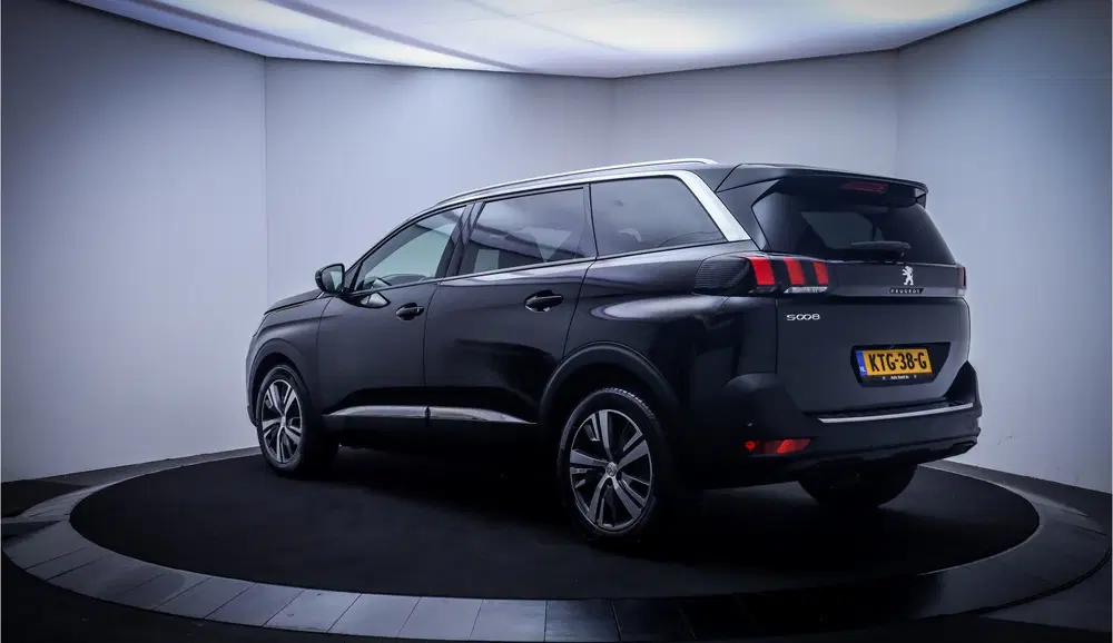 Peugeot 5008 1.2T Aut. 7P ALLURE Pack FULL LED uit 2023, foto 8