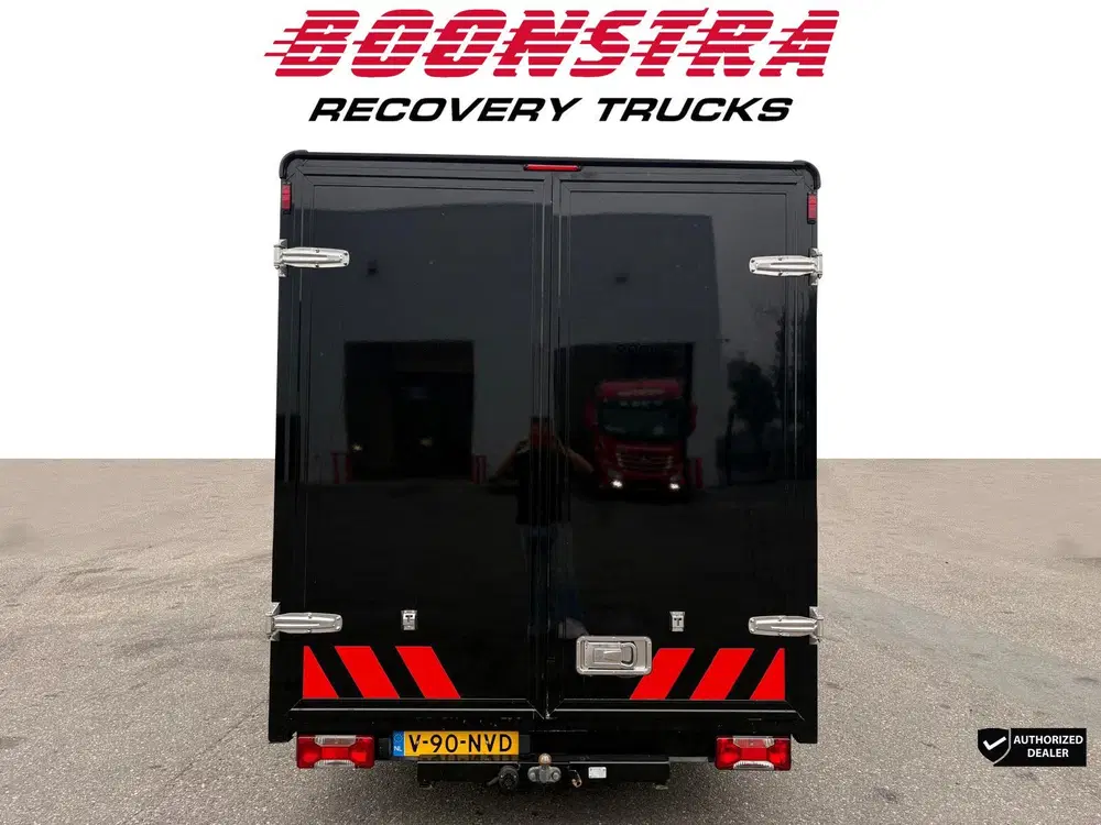 Iveco Daily Winch Geschlossen Sportwagen tran uit 2023, foto 9