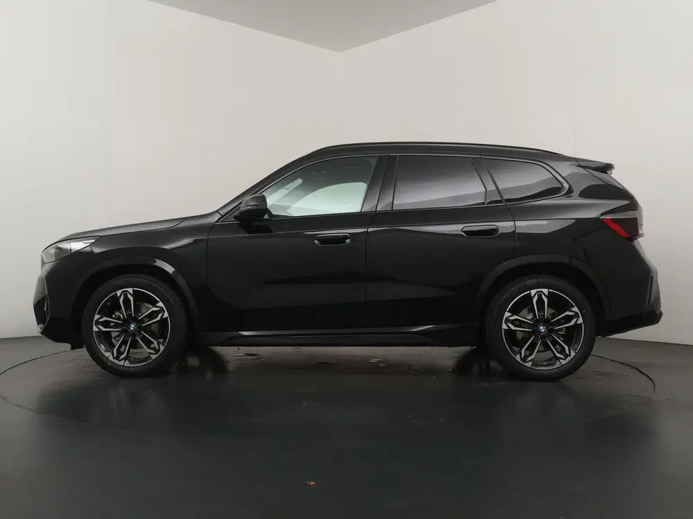 BMW iX1 eDrive20 67 kWh M Sport Edition uit 2026, foto 12
