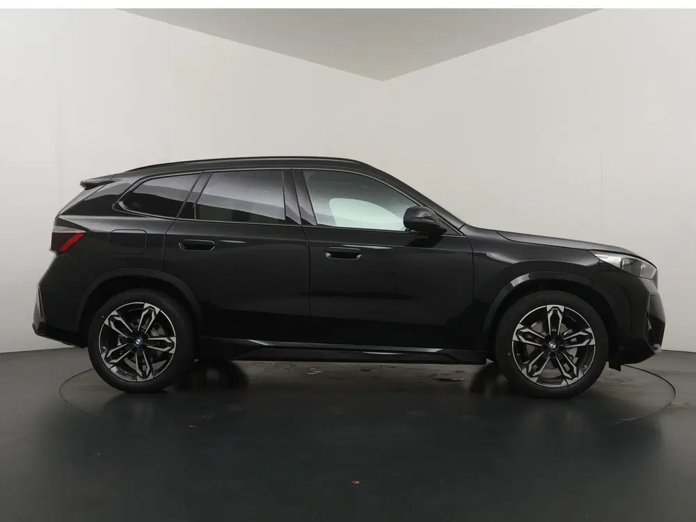 BMW iX1 eDrive20 67 kWh M Sport Edition uit 2026, foto 8