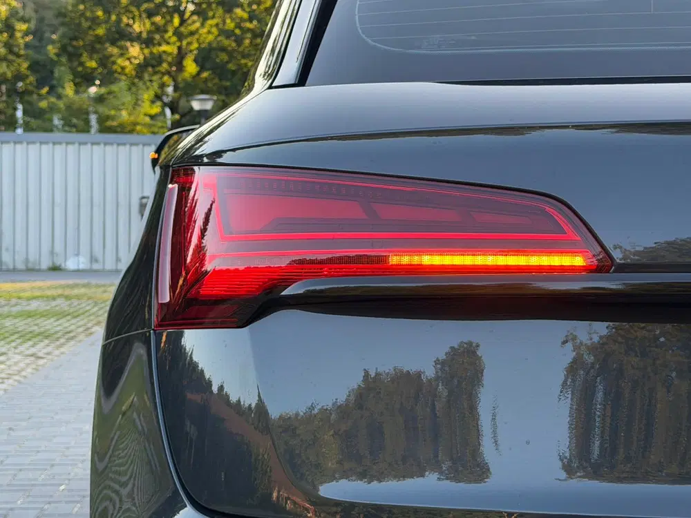 Audi Q5 50 TFSI e PANORAMADAK uit 2021, foto 14