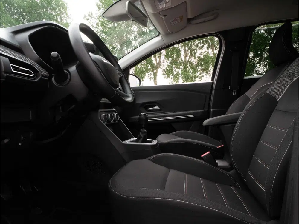 Dacia Jogger 1.0 TCe 110 Extreme 7p. Camera uit 2023, foto 12