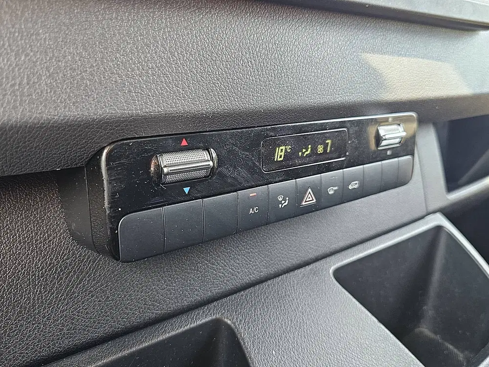 Mercedes-Benz Sprinter 317 bakwagen laadklep uit 2024, foto 10