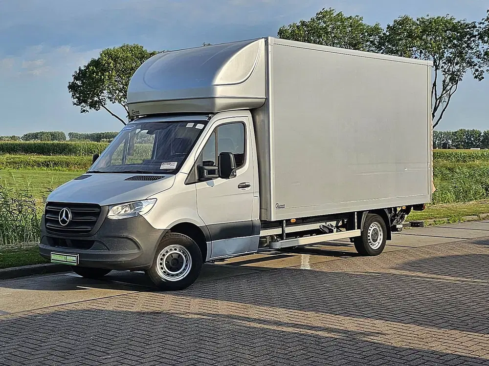 Mercedes-Benz Sprinter 317 bakwagen laadklep uit 2024, foto 2