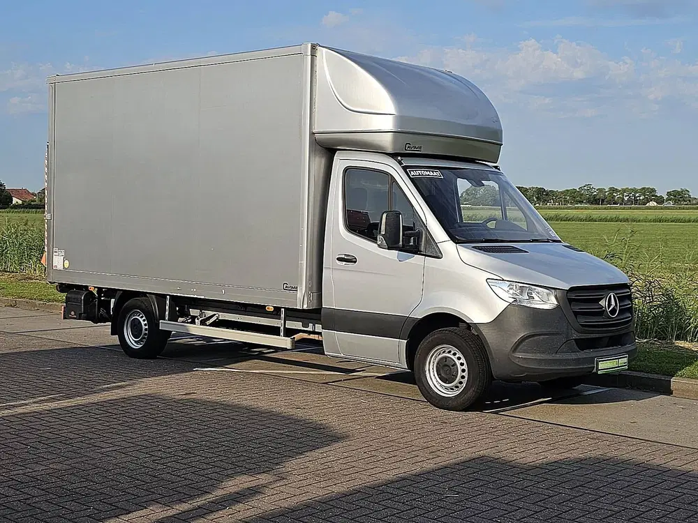 Mercedes-Benz Sprinter 317 bakwagen laadklep uit 2024, foto 5