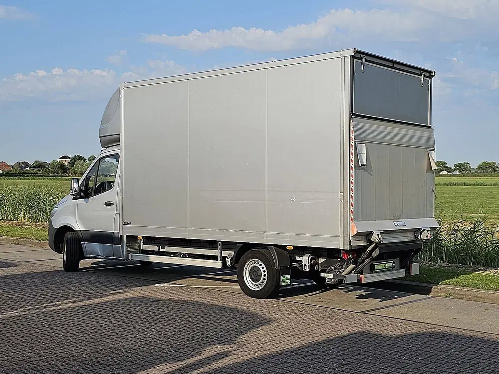 Mercedes-Benz Sprinter 317 bakwagen laadklep uit 2024, foto 6