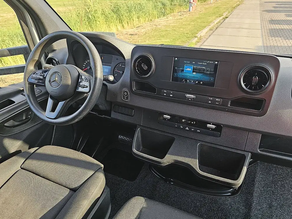 Mercedes-Benz Sprinter 317 bakwagen laadklep uit 2024, foto 8