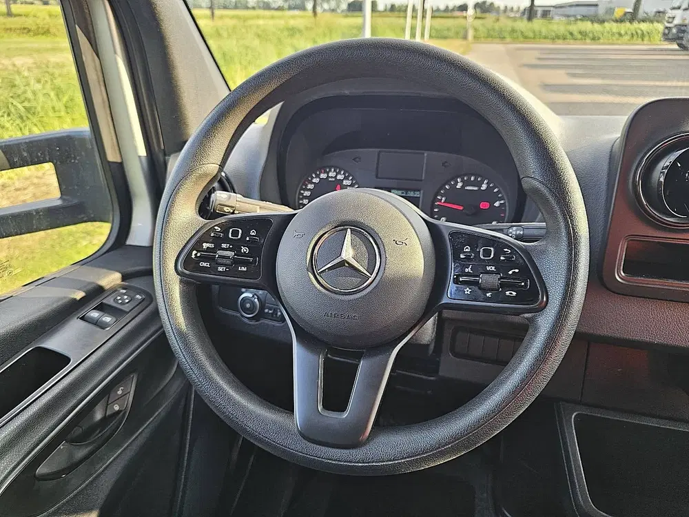 Mercedes-Benz Sprinter 317 bakwagen laadklep uit 2024, foto 9
