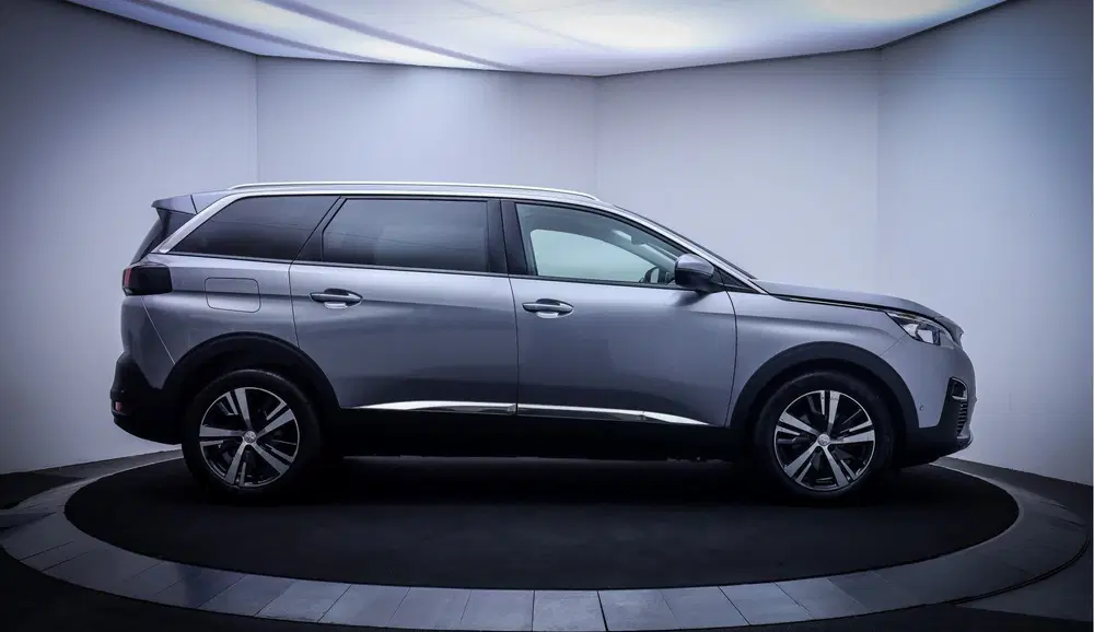 Peugeot 5008 1.2T Aut. 7p ALLURE Business FULL LED uit 2020, foto 3