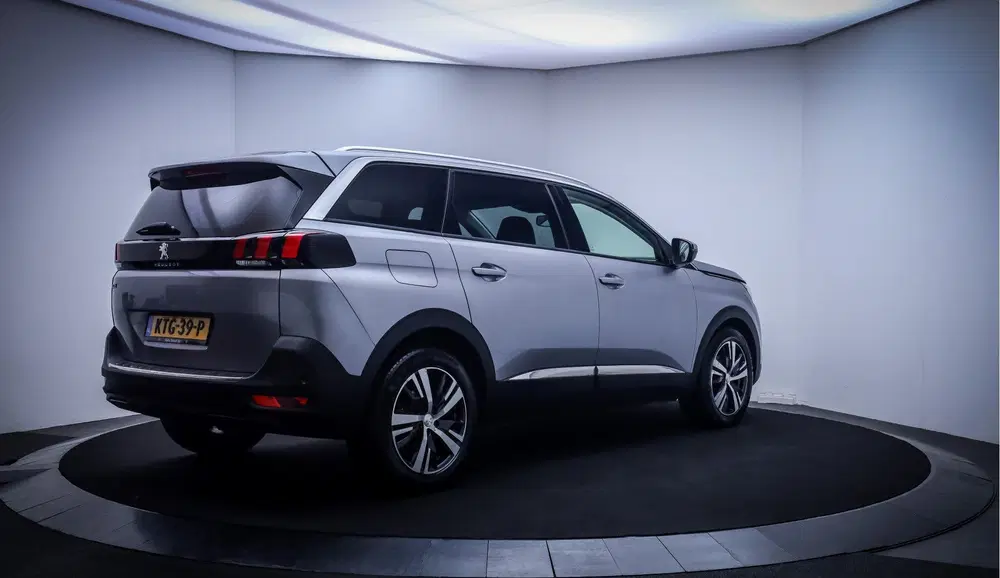 Peugeot 5008 1.2T Aut. 7p ALLURE Business FULL LED uit 2020, foto 4