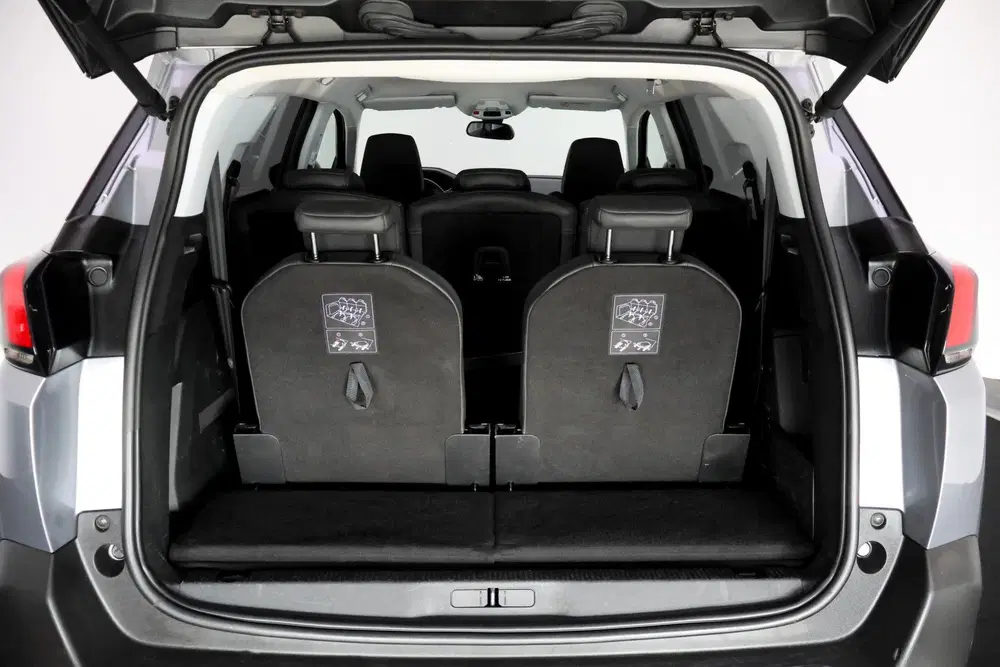 Peugeot 5008 1.2T Aut. 7p ALLURE Business FULL LED uit 2020, foto 6