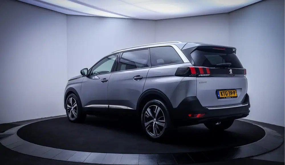 Peugeot 5008 1.2T Aut. 7p ALLURE Business FULL LED uit 2020, foto 7