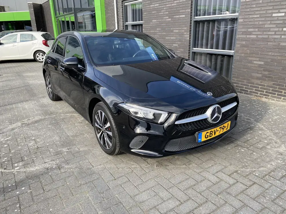 Mercedes-Benz A-Klasse 250 e Business Solution AMG Limited uit 2022, foto 2