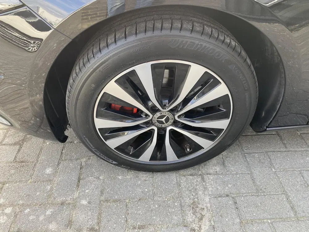 Mercedes-Benz A-Klasse 250 e Business Solution AMG Limited uit 2022, foto 3
