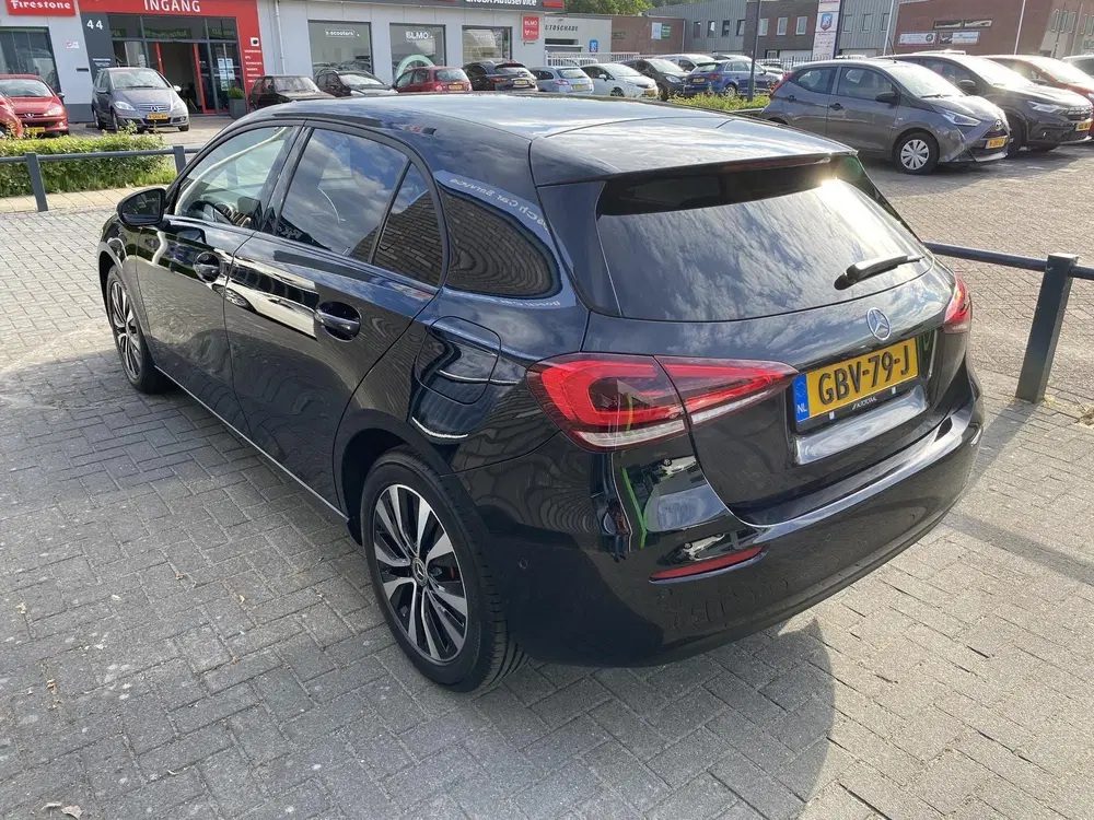 Mercedes-Benz A-Klasse 250 e Business Solution AMG Limited uit 2022, foto 5