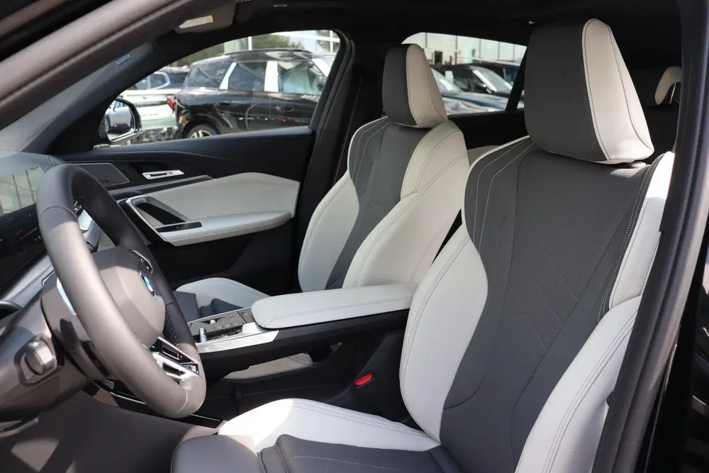 BMW iX2 eDrive20 M Sport uit 2026, foto 11