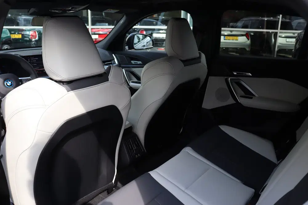 BMW iX2 eDrive20 M Sport uit 2026, foto 13