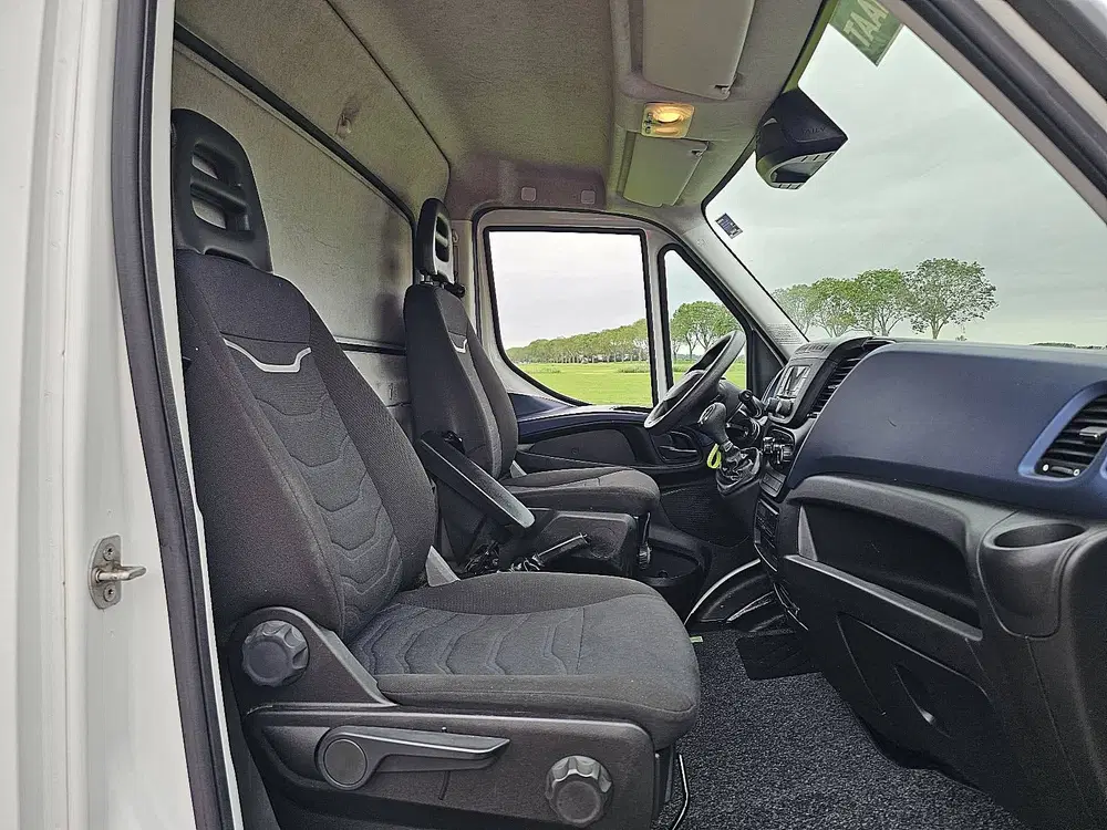Iveco Daily 50C18 bakwagen n1 3.0ltr uit 2021, foto 7