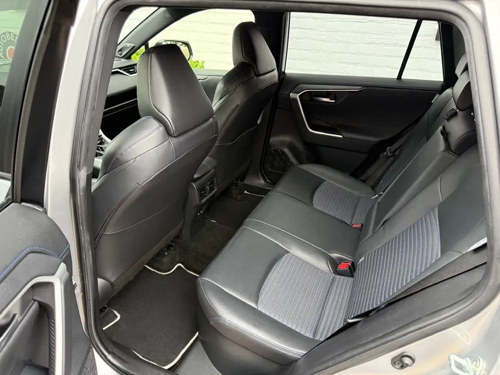 Toyota RAV 4 2.5 Hybrid 218pk CVT Bi-Tone uit 2020, foto 13