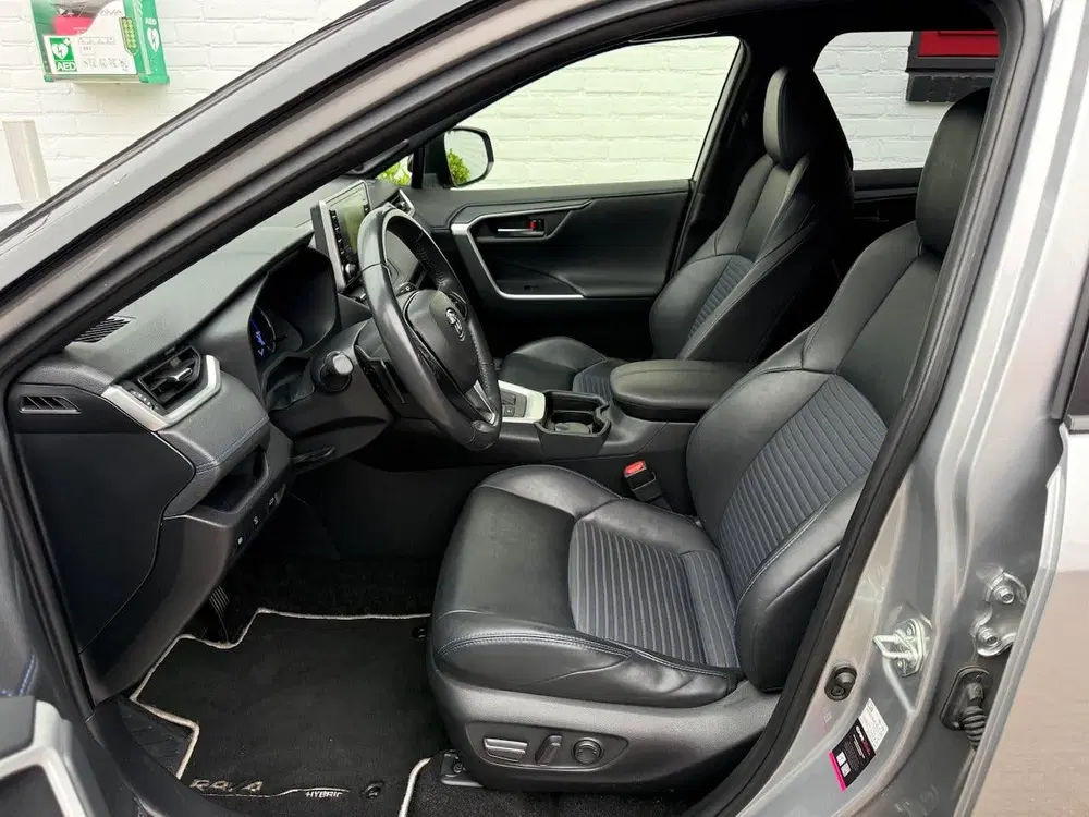 Toyota RAV 4 2.5 Hybrid 218pk CVT Bi-Tone uit 2020, foto 14