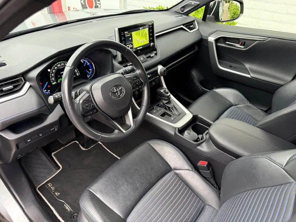 Toyota RAV 4 2.5 Hybrid 218pk CVT Bi-Tone uit 2020, foto 3