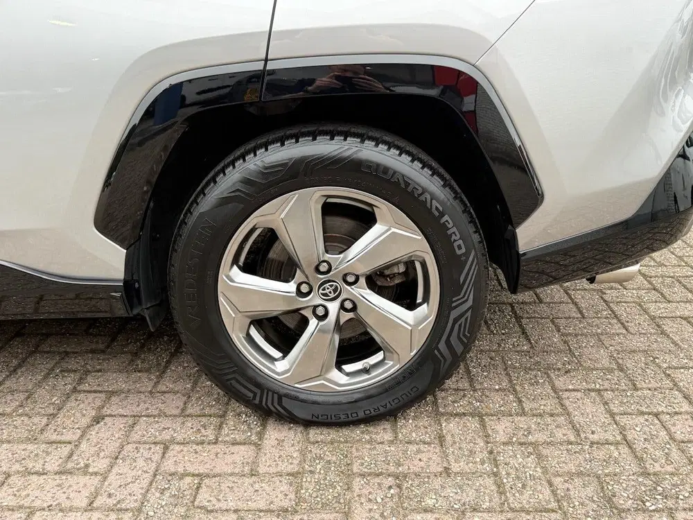 Toyota RAV 4 2.5 Hybrid 218pk CVT Bi-Tone uit 2020, foto 9