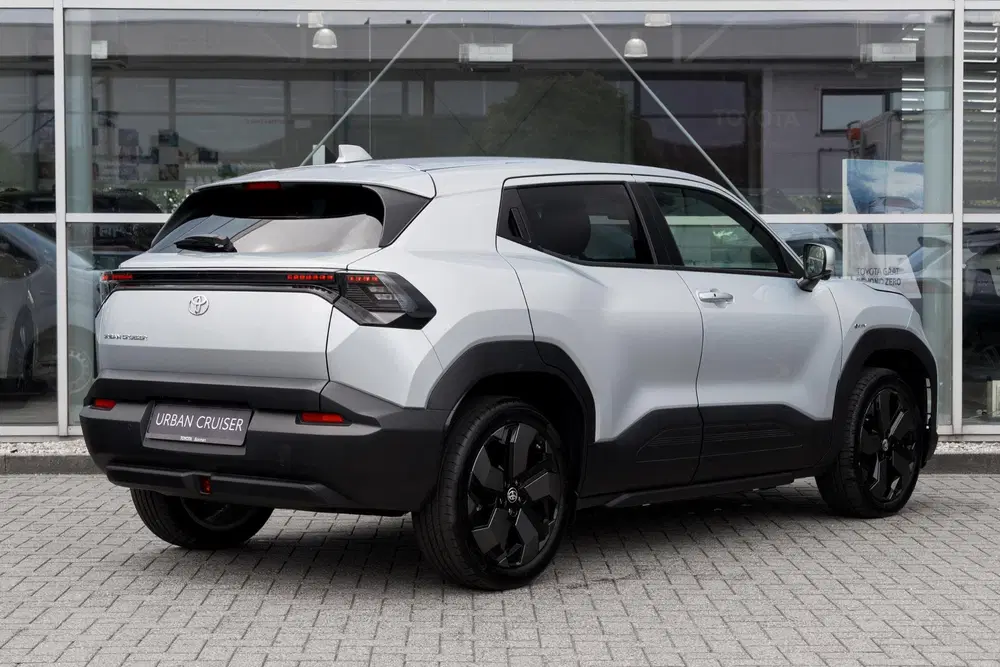 Toyota Urban Cruiser Executive 61 kWh uit 2026, foto 2