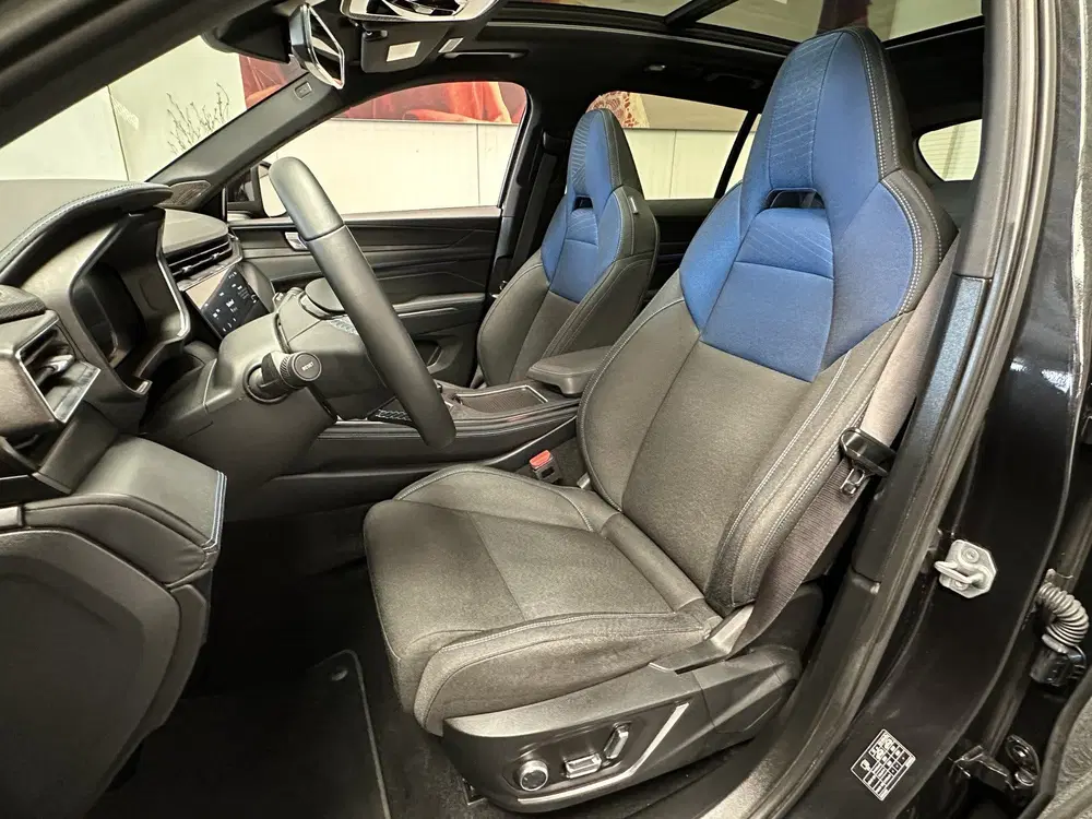 Lynk & Co 01 1.5 MODELJAAR 2023 FACELIFT ZWARTE HEMEL 3 uit 2023, foto 11