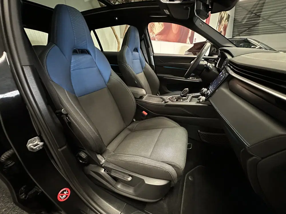 Lynk & Co 01 1.5 MODELJAAR 2023 FACELIFT ZWARTE HEMEL 3 uit 2023, foto 13