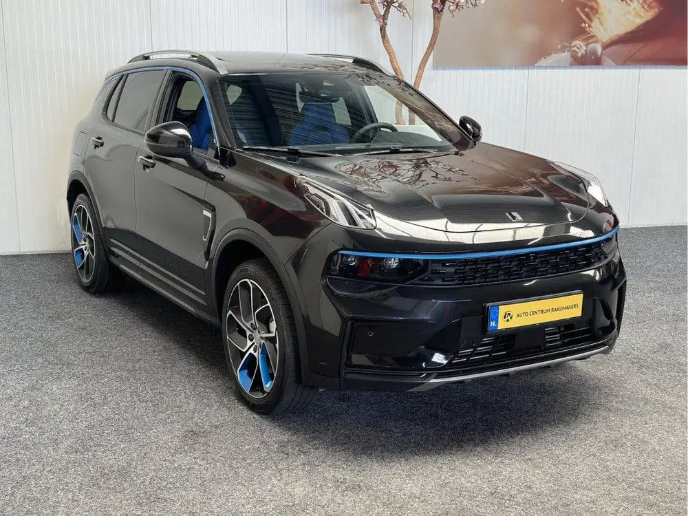 Lynk & Co 01 1.5 MODELJAAR 2023 FACELIFT ZWARTE HEMEL 3 uit 2023, foto 2