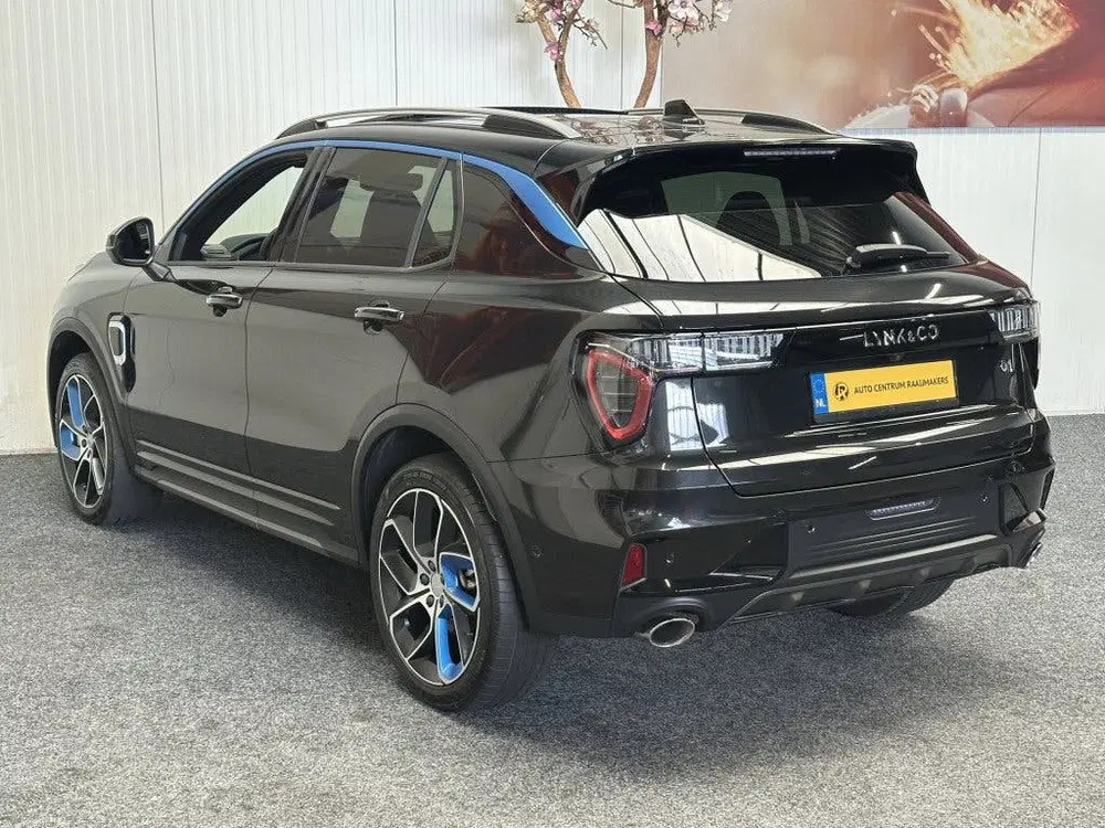 Lynk & Co 01 1.5 MODELJAAR 2023 FACELIFT ZWARTE HEMEL 3 uit 2023, foto 3