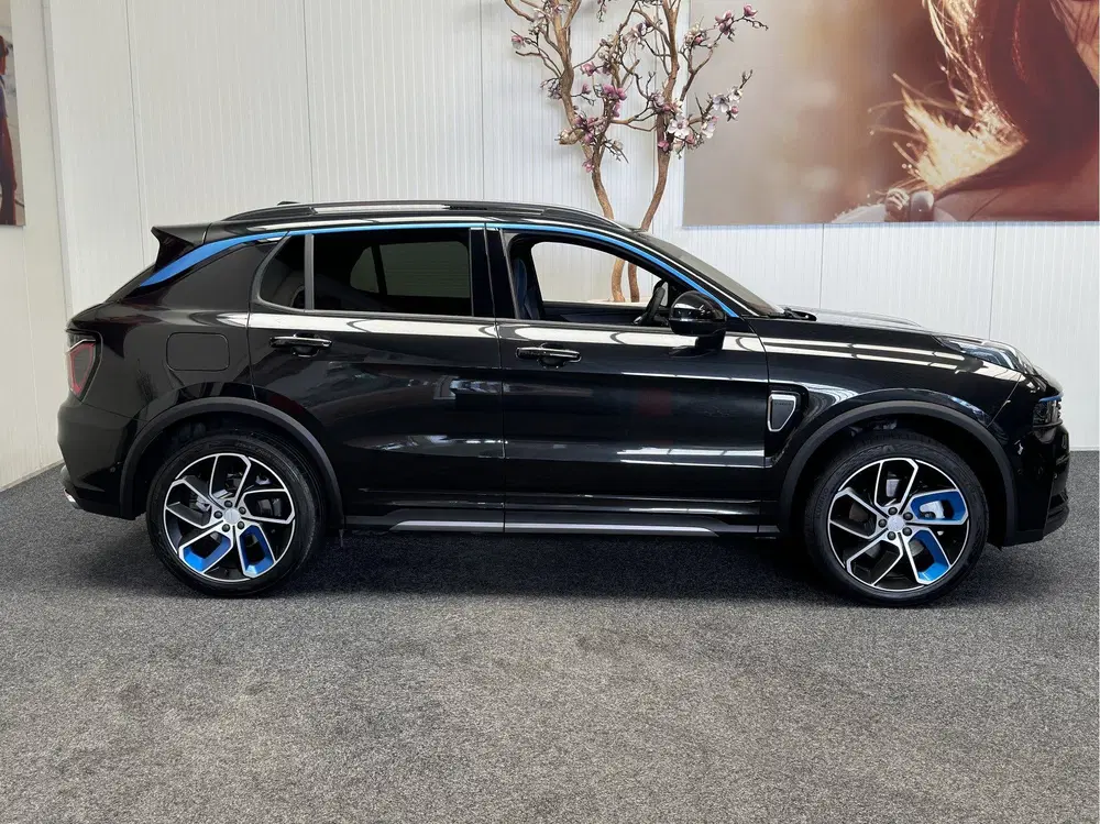 Lynk & Co 01 1.5 MODELJAAR 2023 FACELIFT ZWARTE HEMEL 3 uit 2023, foto 5