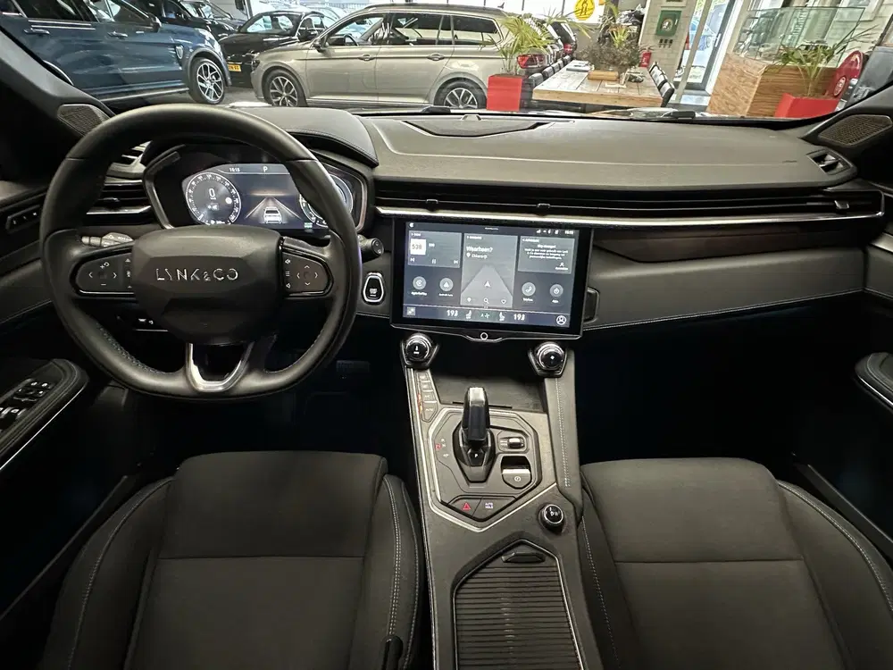 Lynk & Co 01 1.5 MODELJAAR 2023 FACELIFT ZWARTE HEMEL 3 uit 2023, foto 9