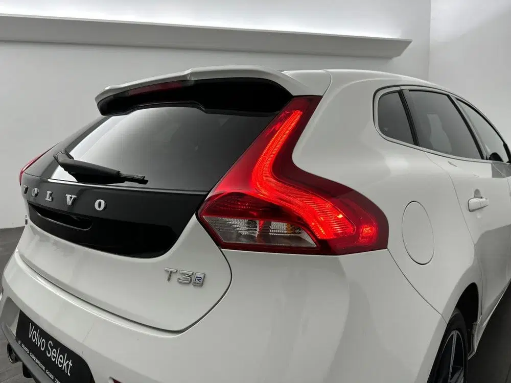 Volvo V40 T3 153PK AUT6 Polar+ Sport uit 2019, foto 12